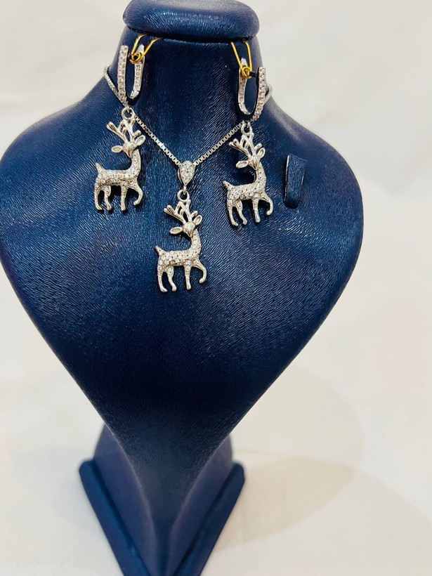 نیم ست نقره طرح گوزن زنانه با وزن 11.34 گرم - کد 123