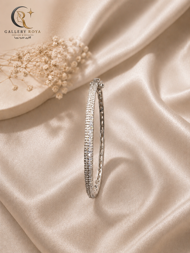 بنگل نقره حلقهای زنانه نگیندار طرح لومیرا